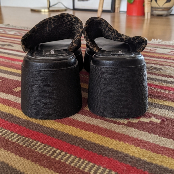 90s Platform Leopard Sandals - Picture 3 of 4